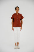 Atasan FML Mandarin V-Neck Lengan Pendek Relaxed Fit - Cetak Digital